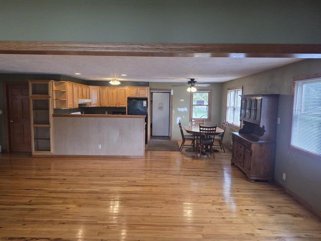 19 E Auburn Drive, Beloit, WI 53511