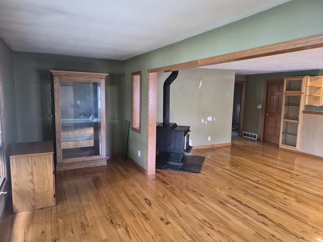 19 E Auburn Drive, Beloit, WI 53511