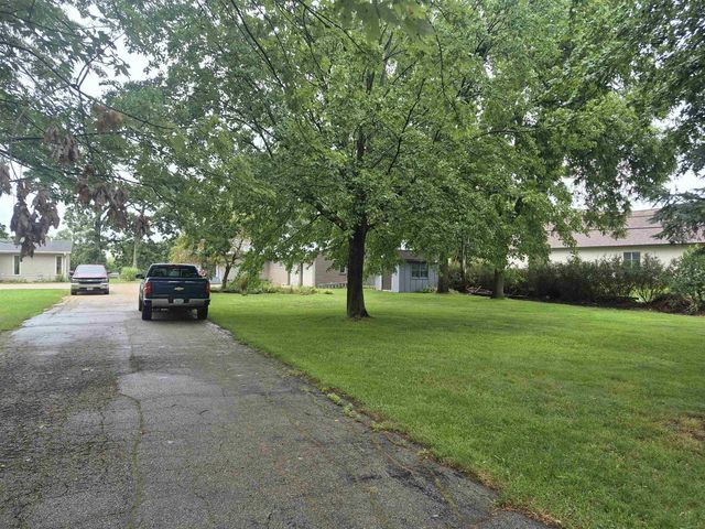19 E Auburn Drive, Beloit, WI 53511