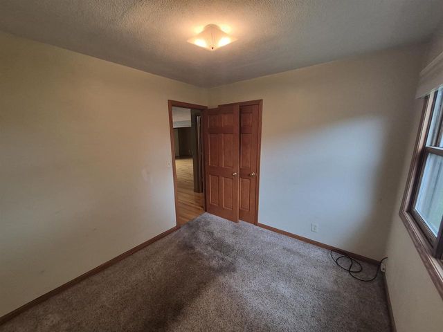 19 E Auburn Drive, Beloit, WI 53511