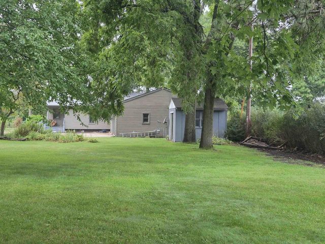 19 E Auburn Drive, Beloit, WI 53511