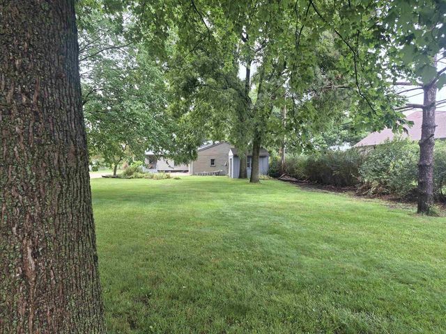 19 E Auburn Drive, Beloit, WI 53511