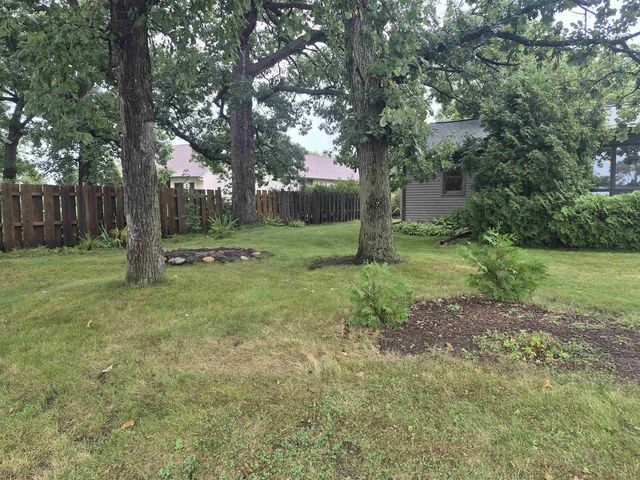 19 E Auburn Drive, Beloit, WI 53511
