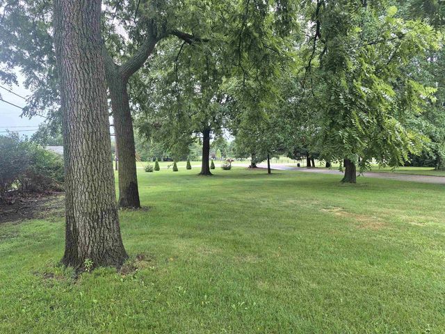 19 E Auburn Drive, Beloit, WI 53511