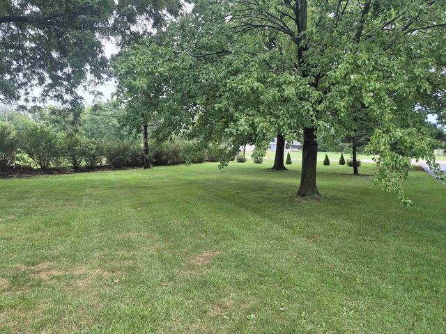 19 E Auburn Drive, Beloit, WI 53511