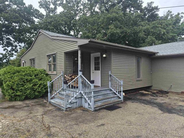 19 E Auburn Drive, Beloit, WI 53511