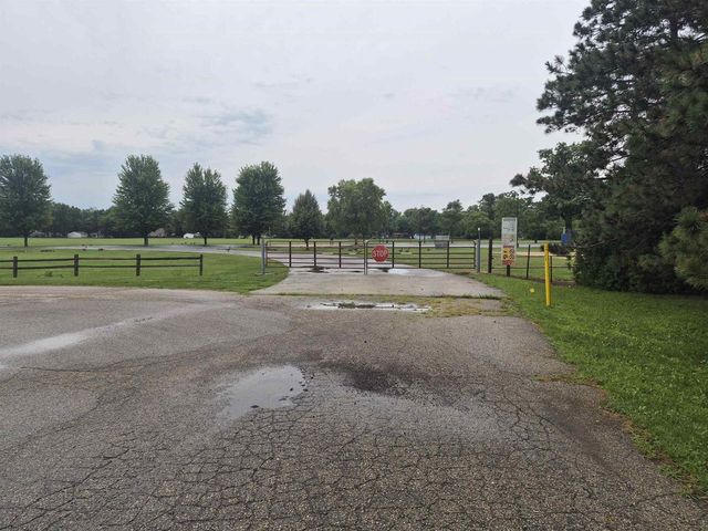19 E Auburn Drive, Beloit, WI 53511
