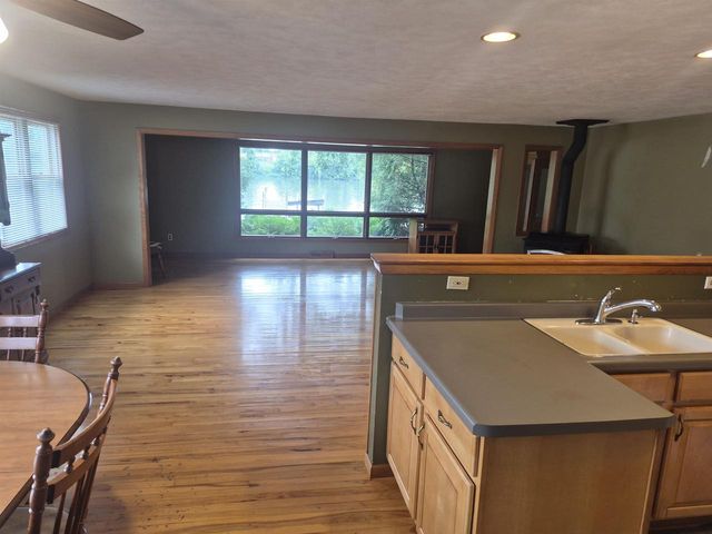 19 E Auburn Drive, Beloit, WI 53511