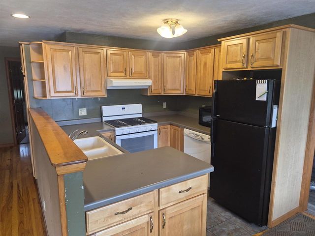 19 E Auburn Drive, Beloit, WI 53511