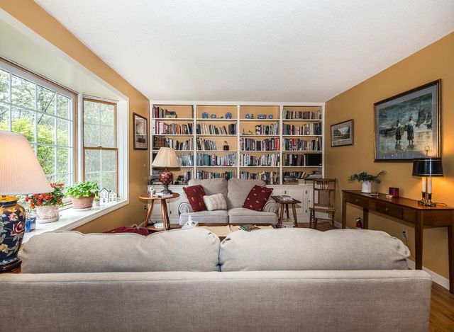56 Blue Cat Lane, Castleton, VT 05735