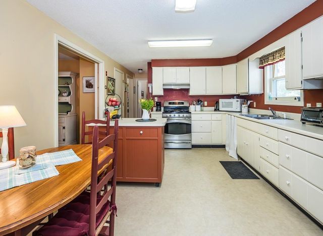 56 Blue Cat Lane, Castleton, VT 05735