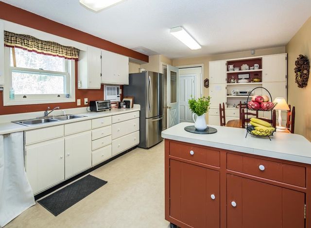 56 Blue Cat Lane, Castleton, VT 05735