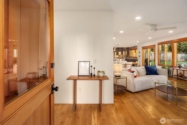 14625 SE 14th Street, Bellevue, WA 98007