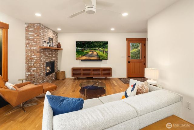 14625 SE 14th Street, Bellevue, WA 98007