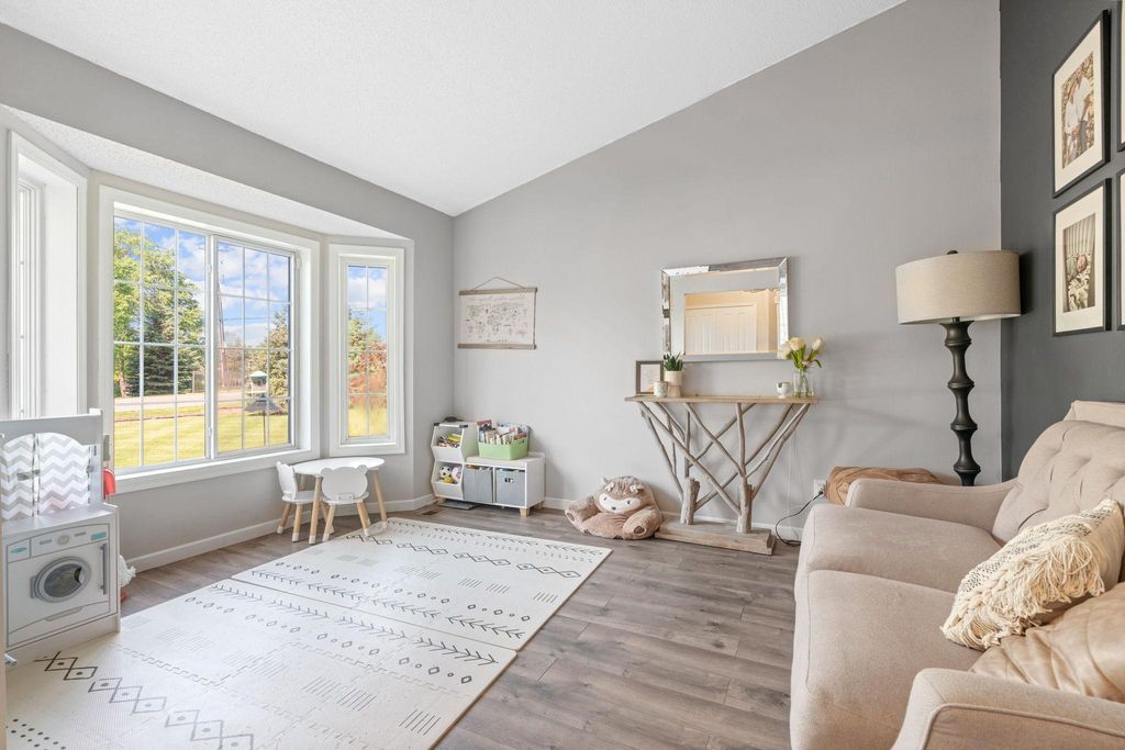 201 Pendryn Hill Curve, Woodbury, MN 55125 — photo 5