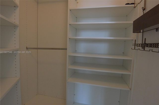 3300 NE 192nd St 903, Aventura, FL 33180