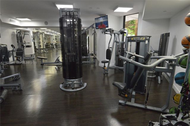 3300 NE 192nd St 903, Aventura, FL 33180