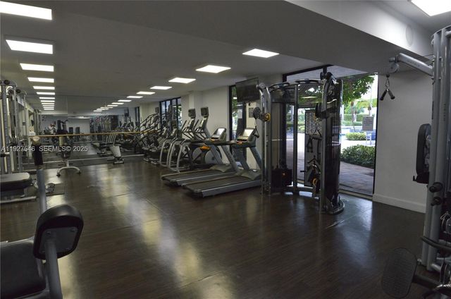 3300 NE 192nd St 903, Aventura, FL 33180