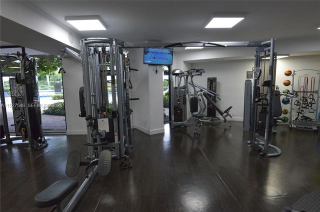 3300 NE 192nd St 903, Aventura, FL 33180