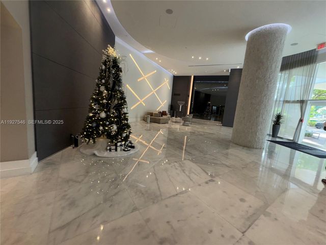 3300 NE 192nd St 903, Aventura, FL 33180