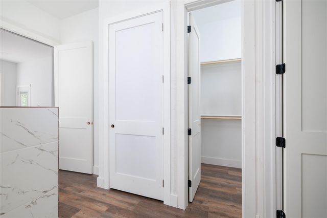 1049 Broadmoor Drive, Huntsville, TX 77340