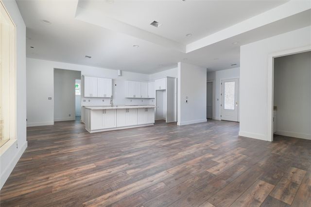 1049 Broadmoor Drive, Huntsville, TX 77340