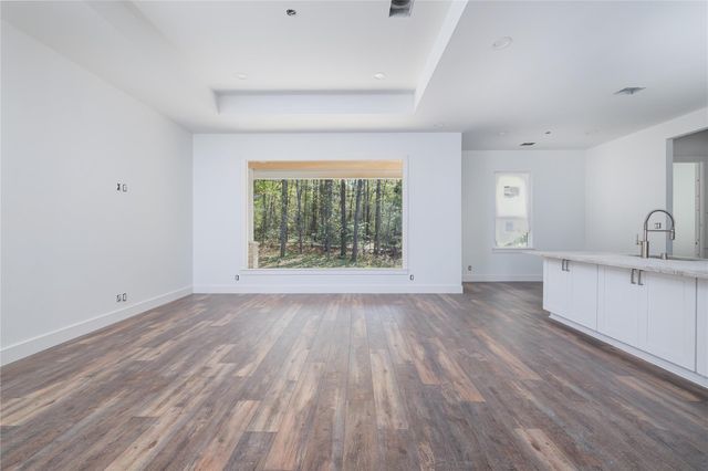 1049 Broadmoor Drive, Huntsville, TX 77340