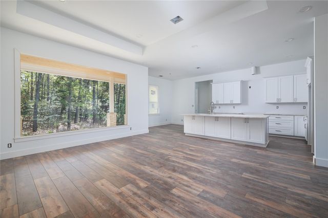 1049 Broadmoor Drive, Huntsville, TX 77340