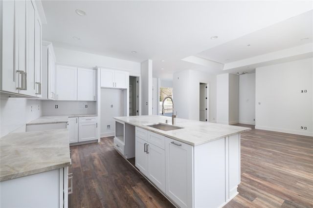 1049 Broadmoor Drive, Huntsville, TX 77340