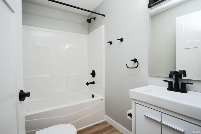 3703 E 1000, Ossian, IN 46777