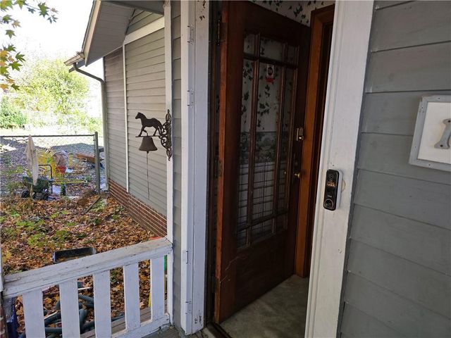 1415 S 34 Street, St Joseph, MO 64507