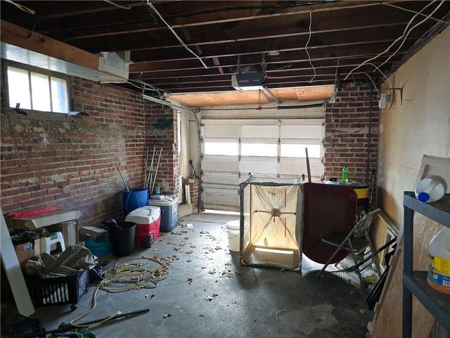 1415 S 34 Street, St Joseph, MO 64507