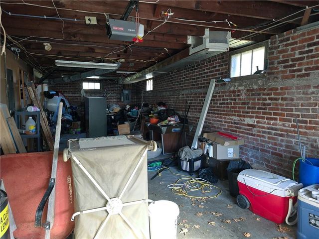 1415 S 34 Street, St Joseph, MO 64507