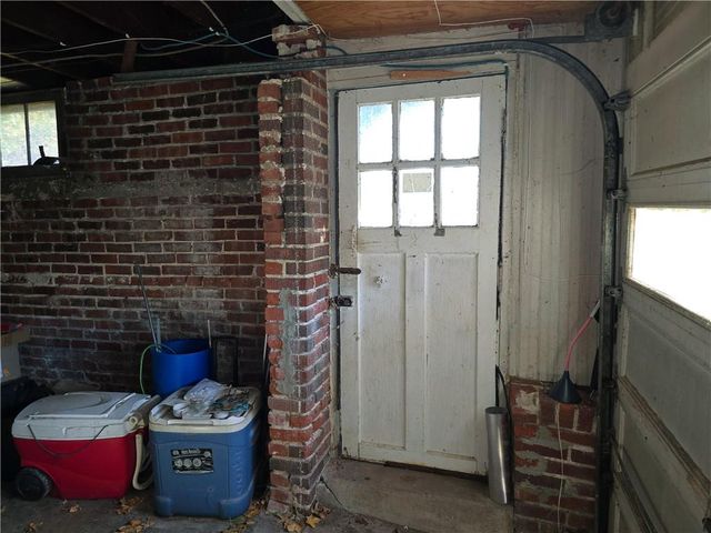 1415 S 34 Street, St Joseph, MO 64507