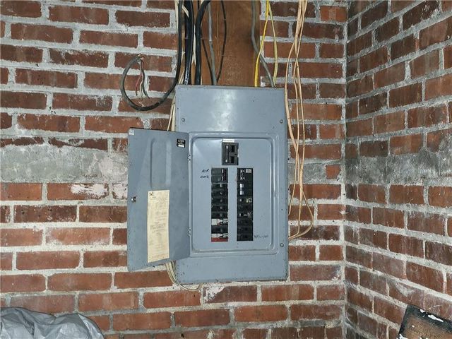 1415 S 34 Street, St Joseph, MO 64507