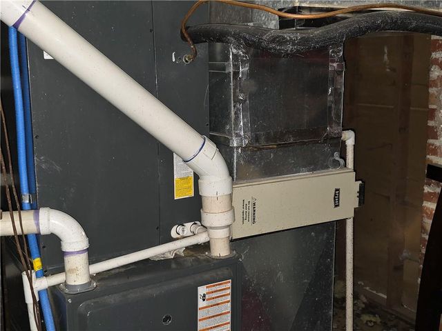 1415 S 34 Street, St Joseph, MO 64507