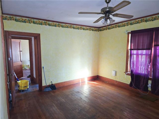 1415 S 34 Street, St Joseph, MO 64507