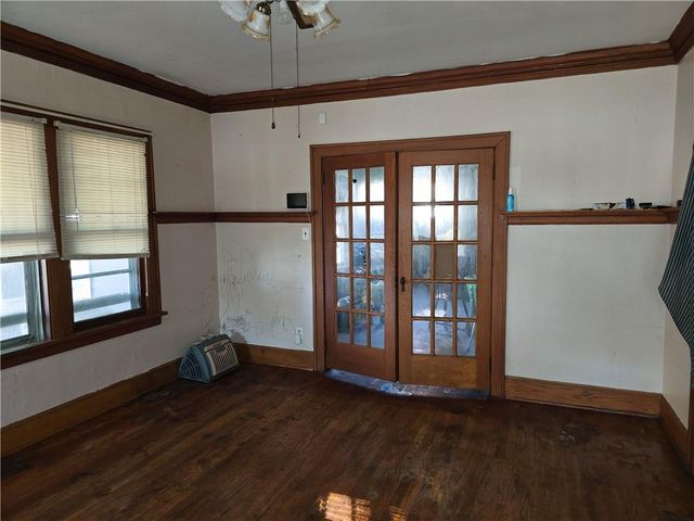 1415 S 34 Street, St Joseph, MO 64507