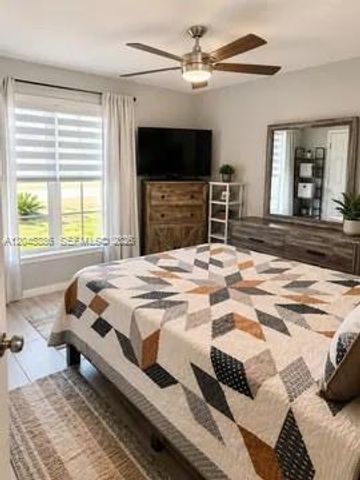 2123 NE 6th Avenue, Cape Coral, FL 33909