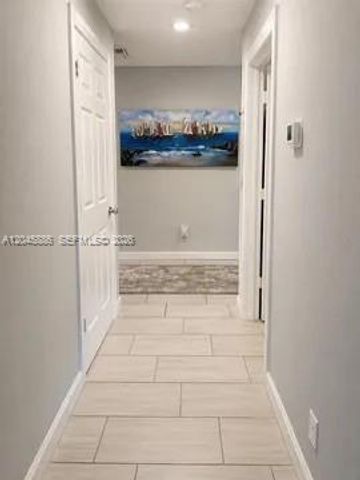 2123 NE 6th Avenue, Cape Coral, FL 33909