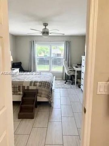 2123 NE 6th Avenue, Cape Coral, FL 33909