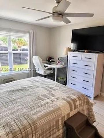 2123 NE 6th Avenue, Cape Coral, FL 33909
