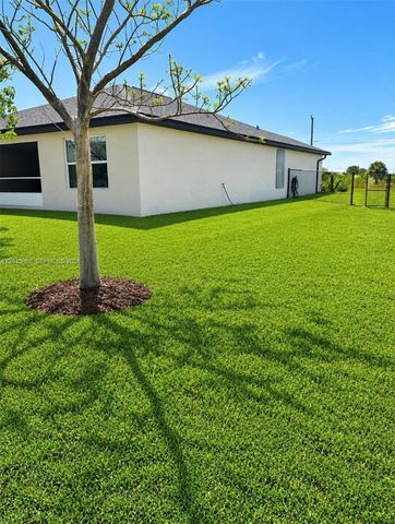 2123 NE 6th Avenue, Cape Coral, FL 33909