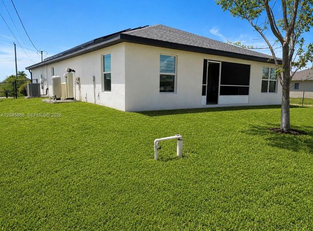 2123 NE 6th Avenue, Cape Coral, FL 33909