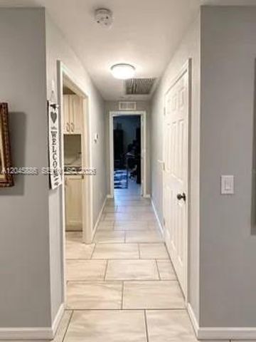 2123 NE 6th Avenue, Cape Coral, FL 33909
