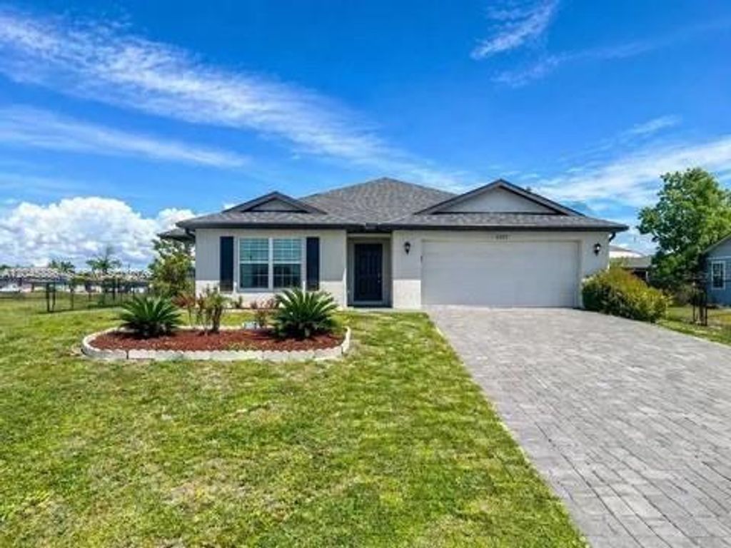 2123 NE 6th Avenue, Cape Coral, FL 33909