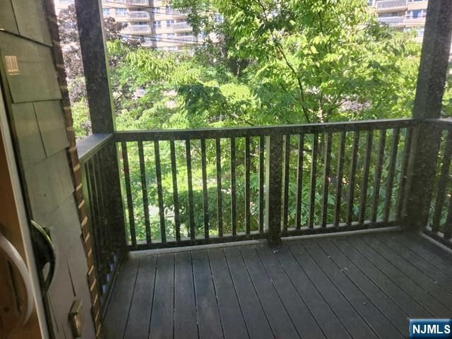 550 North Avenue E, Fort Lee, NJ 07024