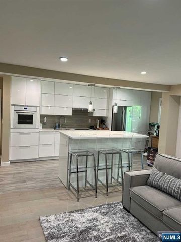 550 North Avenue E, Fort Lee, NJ 07024