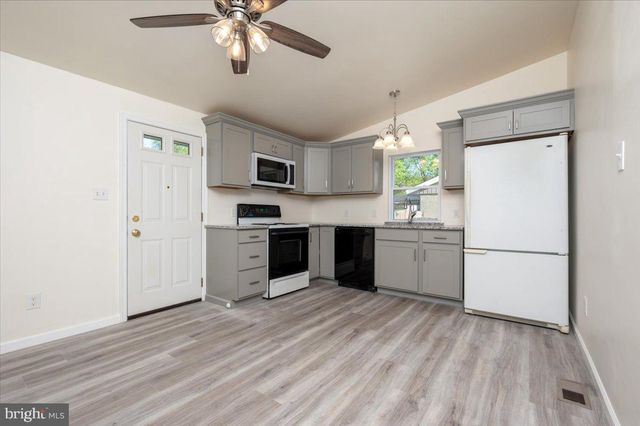 8068 CLARK STATION RD, Severn, MD 21144