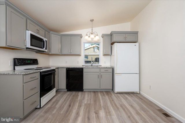 8068 CLARK STATION RD, Severn, MD 21144